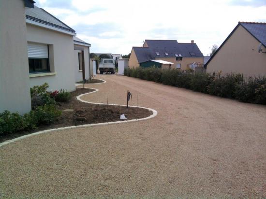 Création d'une allée et pose d'une bordure